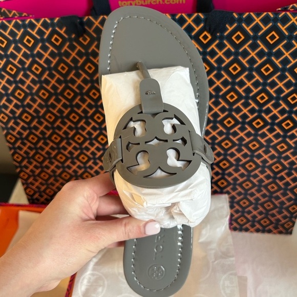 Tory Burch Miller Patent Leather Sandal Malta Gray Size 8 - Picture 10 of 11